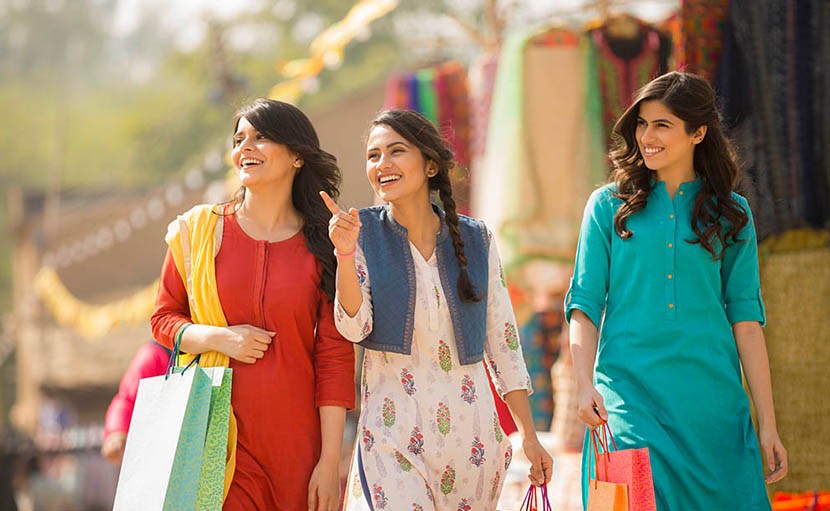 নতুন পোশাক কেনার আসক্তি কমাবেন কীভাবে?