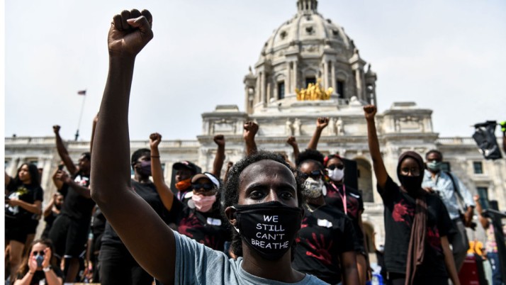 এ বার সেনা নামানোর হুমকি ট্রাম্পের, ফুঁসছে আমেরিকা