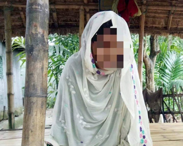 পাটগ্রামে যুবকের বাড়িতে গৃহবধুর অনশন, বিয়ের প্রলোভনে ধর্ষণের অভিযোগ