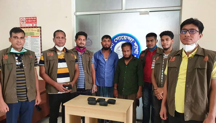 কক্সবাজারে দশ হাজার পিস ইয়াবাসহ আটক দুই