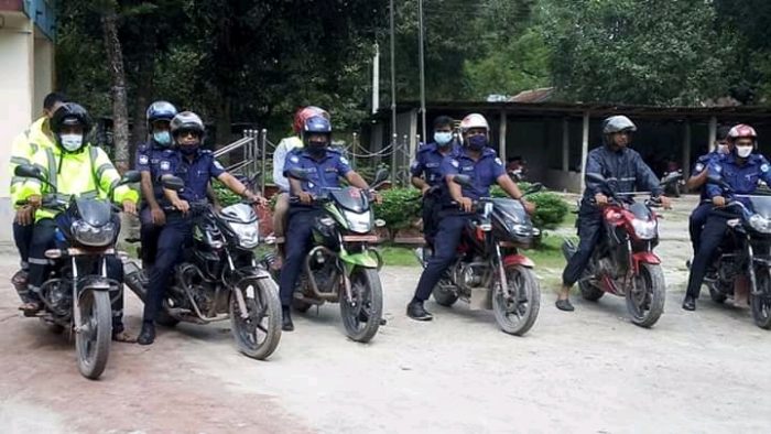 মাদক বিরোধী অভিযানে তৎপর কালীগঞ্জ থানা পুলিশ, আতঙ্কে ব্যবসায়ীরা