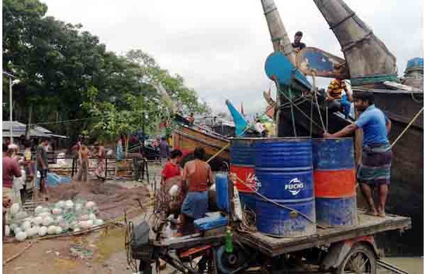 আজ থেকে শুরু হচ্ছে সমুদ্রে ইলিশ আহরন