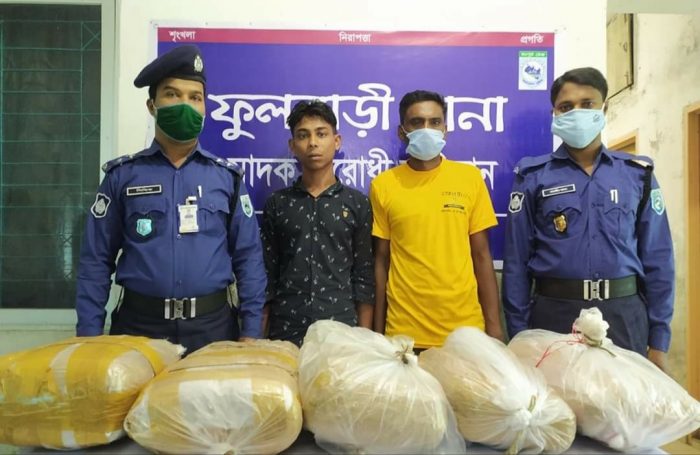 কুড়িগ্রামে ২৭ কেজি ৫শ গ্রাম গাঁজাসহ নাটোরের দুই মাদক ব্যবসায়ি আটক