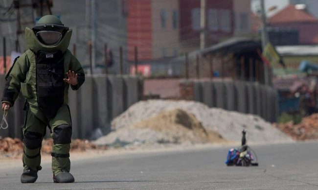 নেপালে ৩ মন্ত্রণালয়ের সামনে বোমা