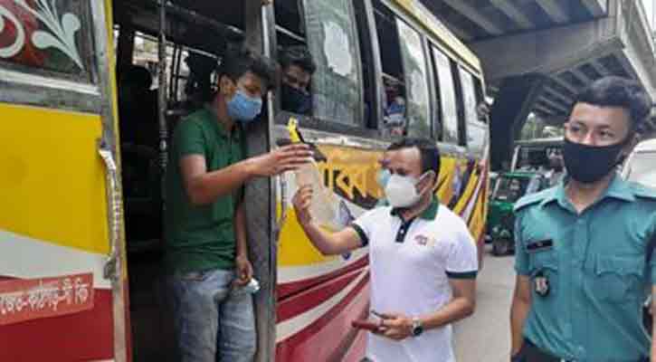 স্বাস্থ্যবিধি অমান্য করায় গণপরিবহনের চালক-যাত্রীদের অর্থদণ্ড