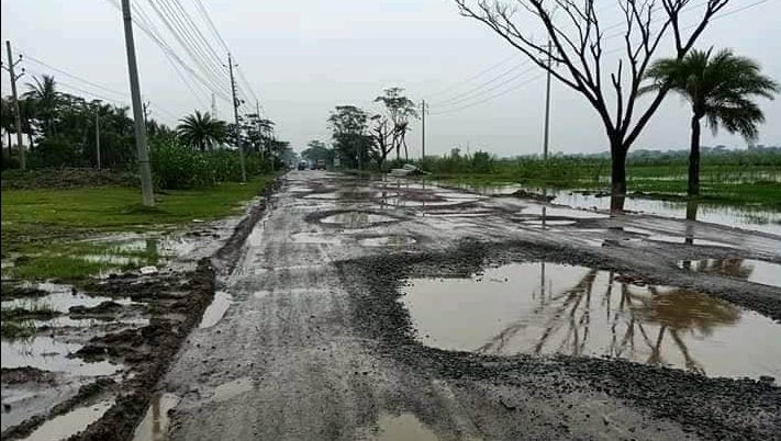 মোংলা-খুলনা মহাসড়কের বেহাল দশা, জনদূর্ভোগ চরমে