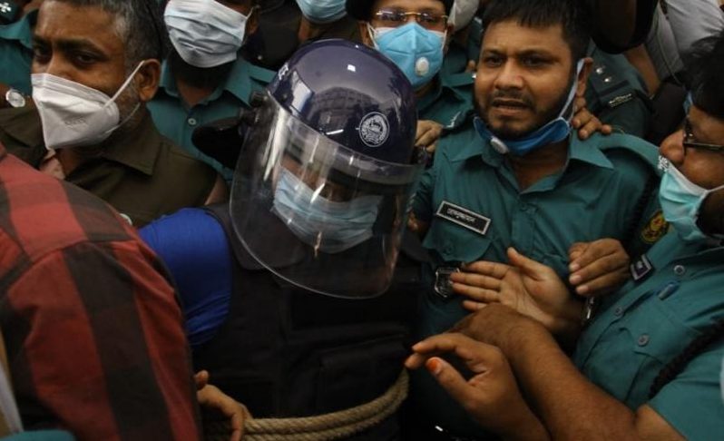 ‘আমি করোনা আক্রান্ত’: কাঠগড়ায় কেঁদে সাহেদ