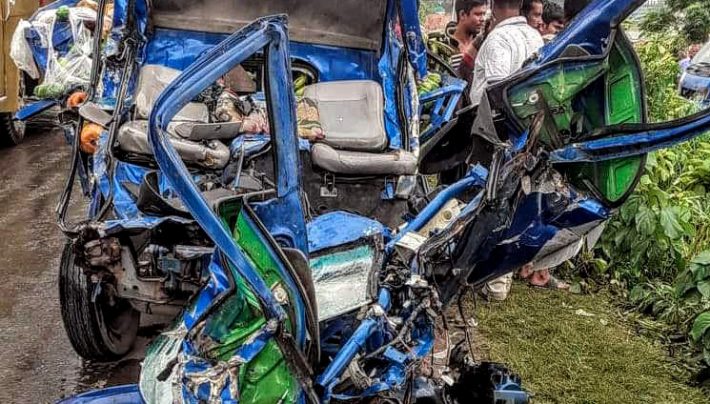 ধামরাইয়ে পিকআপ ভ্যান ও কাভার্ড ভ্যানের সংঘর্ষে নিহত ২