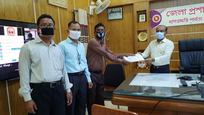 খাগড়াছড়িতে টাইমস্কেল কর্তনপত্র প্রত্যাহারের দাবিতে প্রধানমন্ত্রী বরাবরে স্বারকলিপি প্রদান