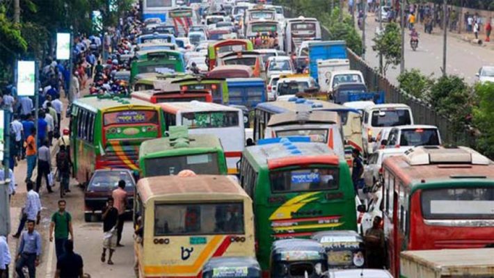 শর্ত সাপেক্ষে আগের ভাড়ায় ফিরেছে গণপরিবহন, বাড়ছে যাত্রী ও পরিবহন