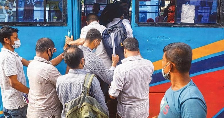 গণপরিবহনে স্বাস্থ্যবিধির চর্চা নেই, বাড়ছে ঝুকি