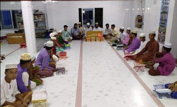 মোংলায় উপমন্ত্রীর জন্মদিনে পৌরবাসীর পক্ষ থেকে দোয়া অনুষ্ঠান