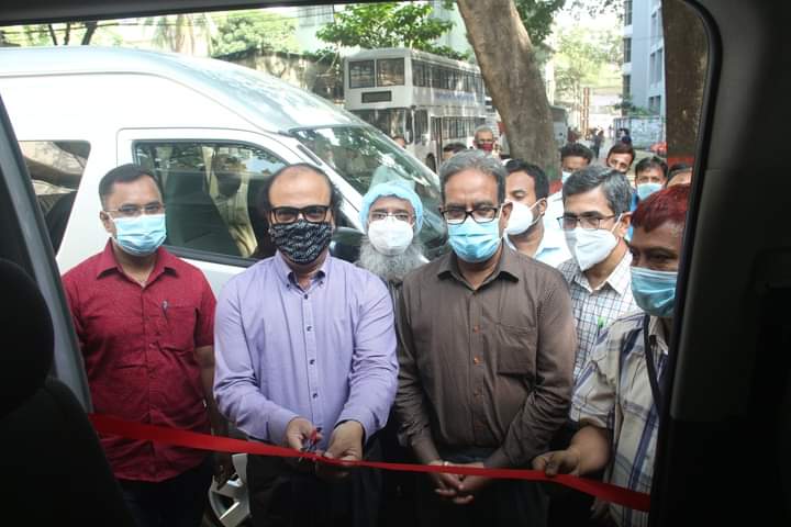 জবিতে পরিবহন পুলে মাইক্রোবাস