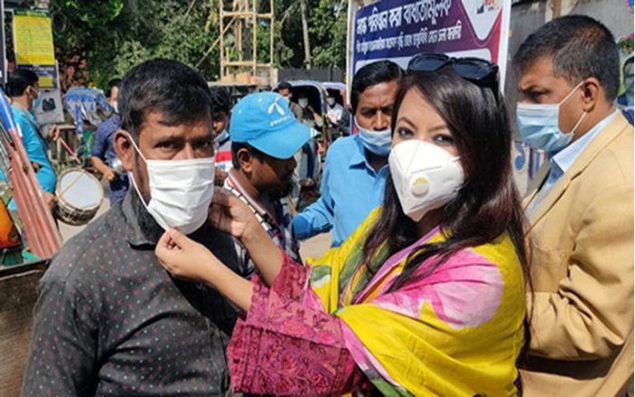 করোনা থেকে সুস্থ্য হয়ে সচেতনতায় কাজ করছেন সংবাদ পাঠিকা লিনা