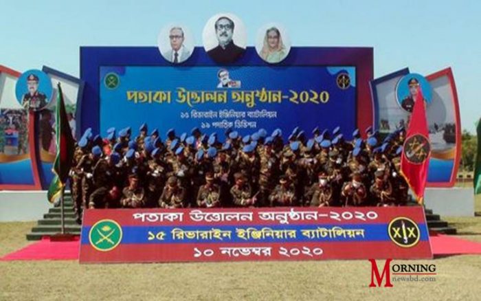 টাঙ্গাইল বঙ্গবন্ধু সেনানিবাসে পতাকা উত্তোলন অনুষ্ঠান