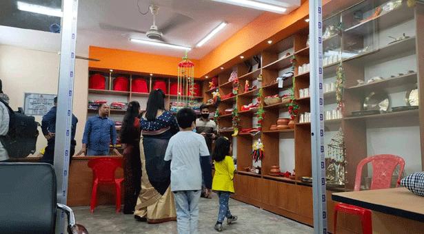 পুলিশ নারী কল্যাণ সমিতির বিক্রয় কেন্দ্রের বিপণন কার্যক্রম শুরু