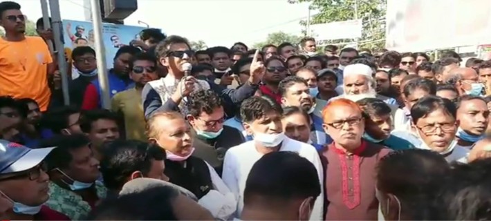 বঙ্গবন্ধুর ভাস্কর্য ভেঙ্গে ফেলার হুমকির প্রতিবাদে টাঙ্গাইলে গণমিছিল