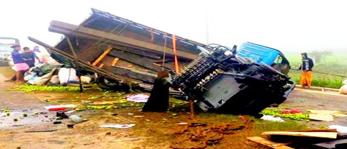 টাঙ্গাইলে ট্রাক-পিকআপ সংর্ঘষে নিহত ৫