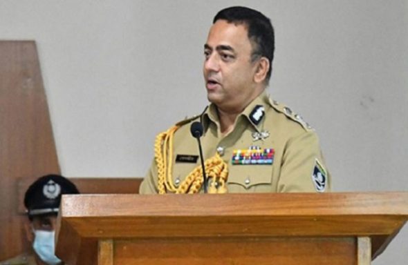 সাংবাদিকদের