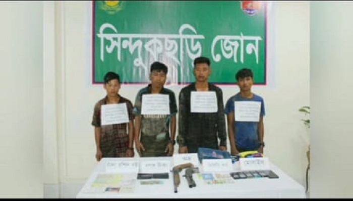 গুইমারায় সেনা অভিযানে অস্ত্র’সহ ৪ ইউপিডিএফ সন্ত্রাসী আটক