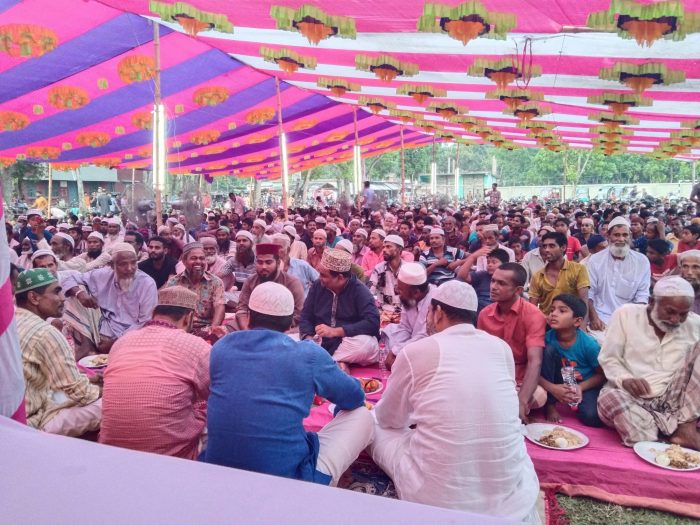 ১৬ নম্বর সুরাট ইউনিয়ন আওয়ামীলীগের উদ্যোগে ইফতার ও দোয়া মাহফিল