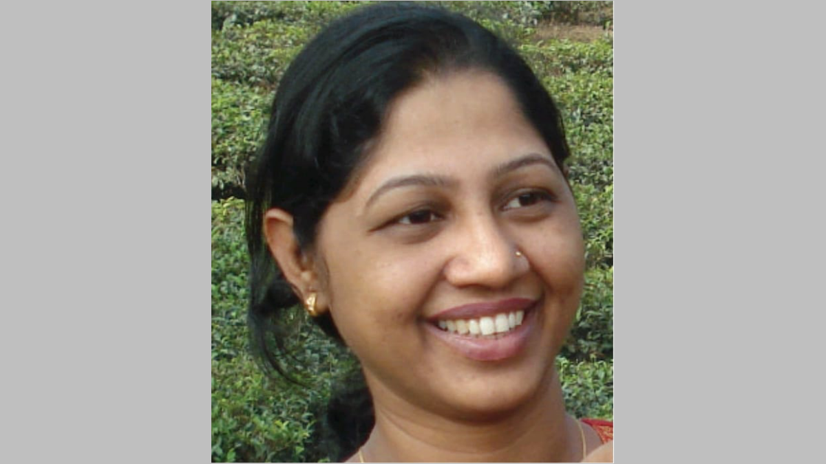 জঙ্গি হামলার আশঙ্কায় দেশ ছাড়লেন বিশিষ্ট লেখিকা খন্দকার তাসমিনা রহমান