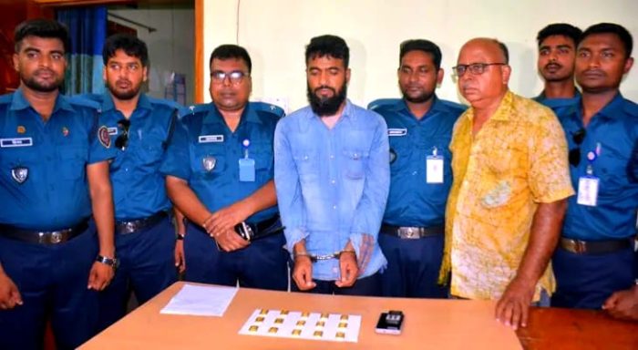 রংপুরে নাইট কোচের যাত্রীর কাছ থেকে ১৫টি সোনার বার উদ্ধার