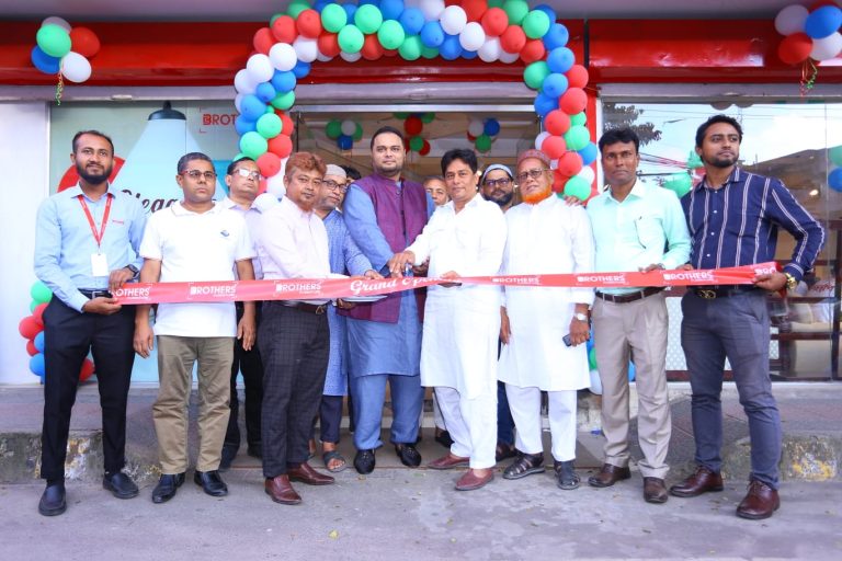 ব্রাদার্স ফার্নিচারের বরিশাল শো-রুমের যাত্রা শুরু