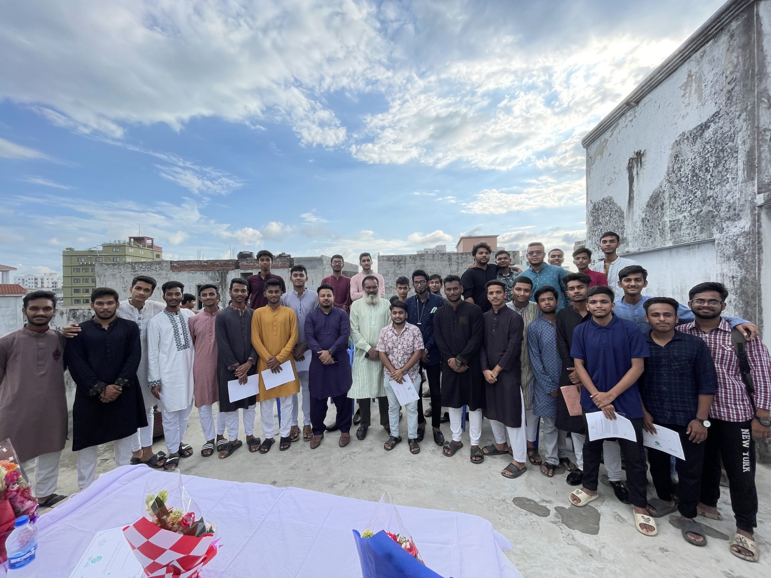 করোনার ভয়কে জয় করে সৃষ্টি মুক্ত সেবী, মানবতার এক অনন্য সংগঠন