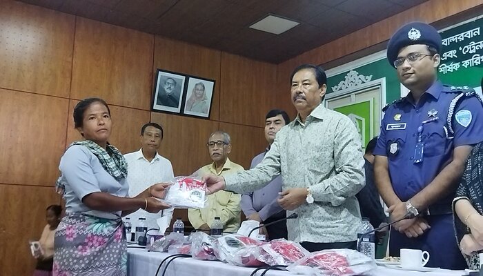 সরকার কৃষকদের কল্যাণে সবসময় পাশে আছে- পার্বত্য মন্ত্রী