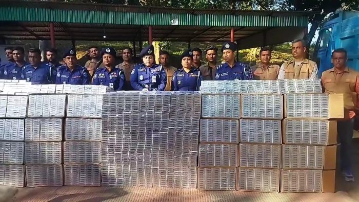 খাগড়াছড়িতে শুল্ক ফাঁকি দেওয়া বিদেশী সিগারেট জব্দ