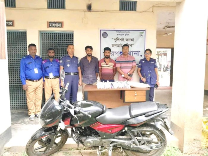 রংপুরে ৪৫ বোতল ফেন্সিডিলসহ গ্রেফতার-২