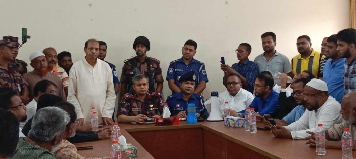 বেনাপোল বন্দরে বাণিজ্য গতিশীল এবং আইন শৃংখলা পরিস্থিতি স্বাভাবিক রাখতে বিজিবির মতবিনিময়