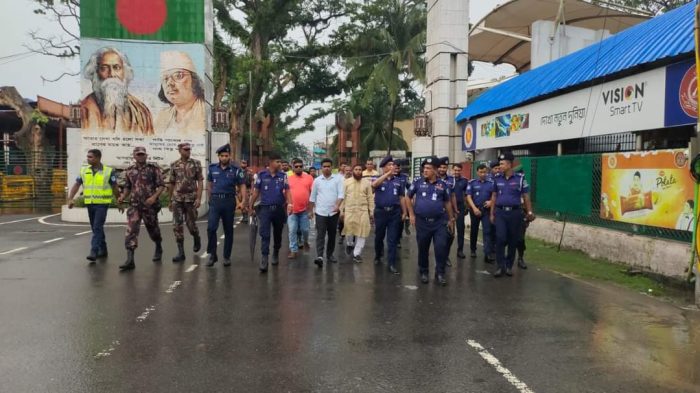 বেনাপোল স্থলবন্দর পরিদর্শন করলেন হাইওয়ে পুলিশের ডিআইজি হাবিব।