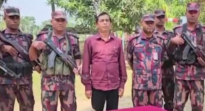 ভারতে পালানোর সময় বিজিবির হাতে গ্রেফতার আওয়ামীলীগ প্যানেল মেয়র