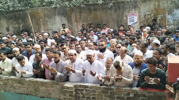 বেনাপোলে শহীদ আব্দুল্লাহ’র কবর জিয়ারত করেন বিএনপি’র অনিন্দ্য ইসলাম অমিত