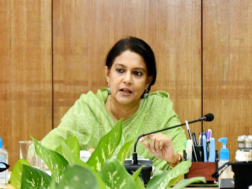 প্রকৃতি কেন্দ্রিক টেকসই উন্নয়নে তরুণদের নেতৃত্ব দিতে হবে- পরিবেশ উপদেষ্টা
