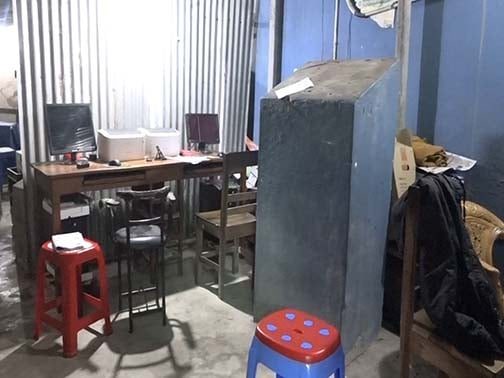 যশোরে সূর্যঘড়ি! অযত্ন-অবহেলায় ২৩২ বছর!