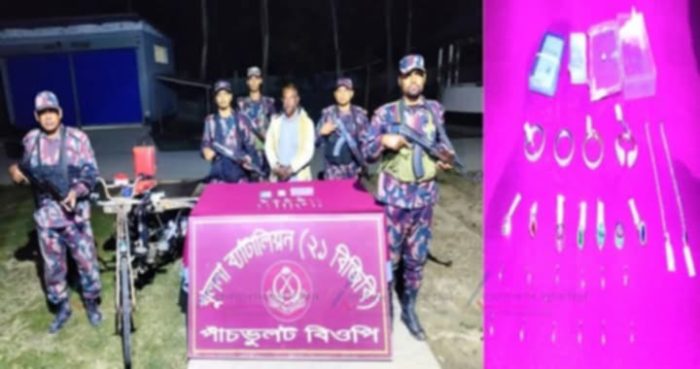 শার্শায় ১০ কোটি টাকার ডায়মন্ড জুয়েলারী, গোগা সীমান্তে পাচারকারী আটক!