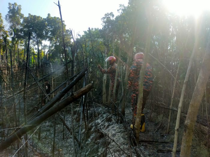 কালীগঞ্জে আগুনে পুড়লো প্রায় ৩০ লক্ষ টাকার পান।