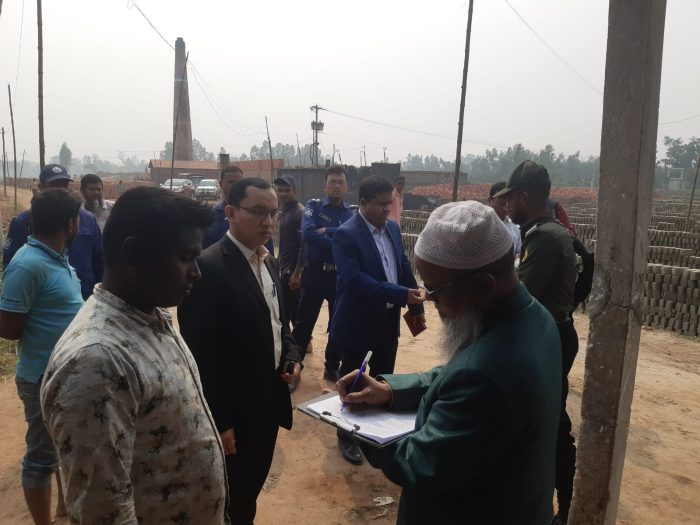 দেশে ১৫ টি মোবাইল কোর্ট পরিচালিত, জরিমানা ৪৩ লাখ টাকা!