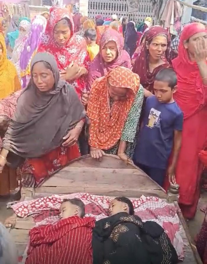 ঝিকরগাছায় পানিতে ডুবে মৃত্যু হয়, একই পরিবারের দুই শিশুর!
