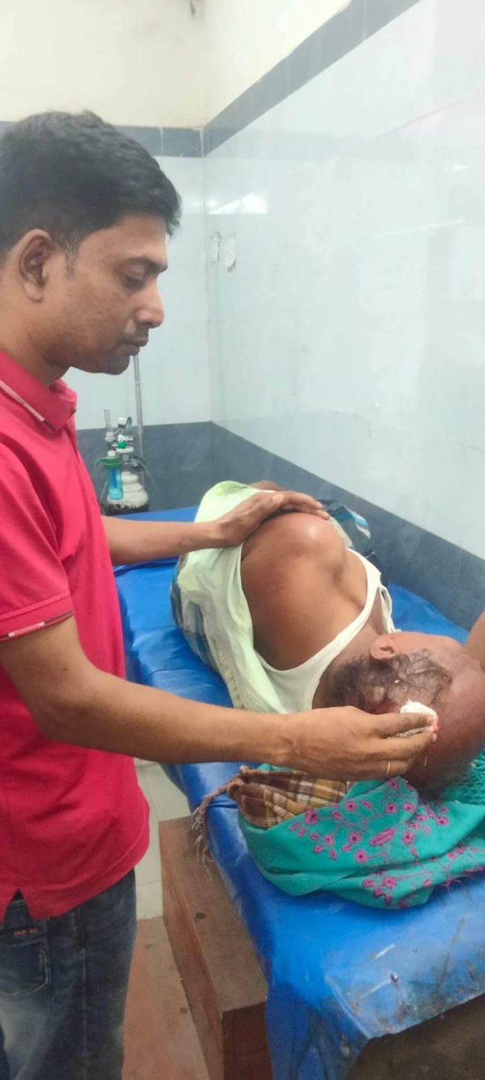 শৈলকূপায় মসজিদে স্যান্ডেল চুরি! দু’পক্ষের সংঘর্ষ! আহত-১০!