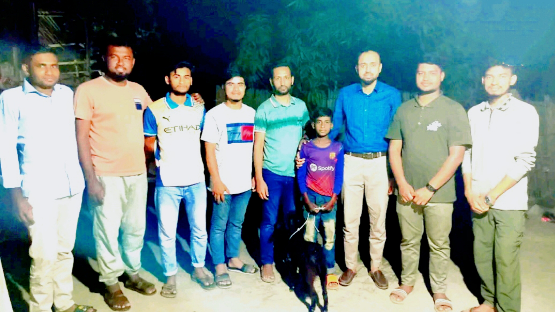 মিঠাপুকুরের “স্বপ্নচারী যুব এসোসিয়েশনের উদ্যোগে ছাগল বিতরণ।