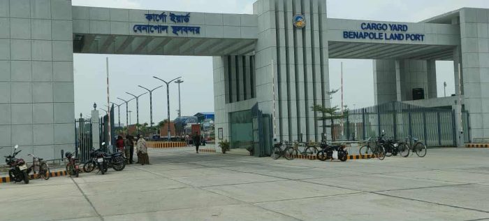 আন্তর্জাতিক মে দিবসে বন্ধ রয়েছে, বেনাপোল স্থলবন্দরের আমদানি-রপ্তানি।