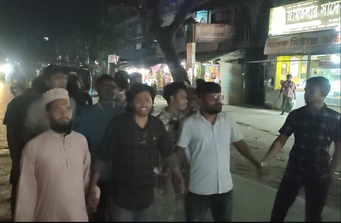 শার্শায় এনসিপি নেতা হাসনাত আব্দুল্লাহ’র উপর সন্ত্রাসী হামলার প্রতিবাদে, বিক্ষোভ মিছিল।