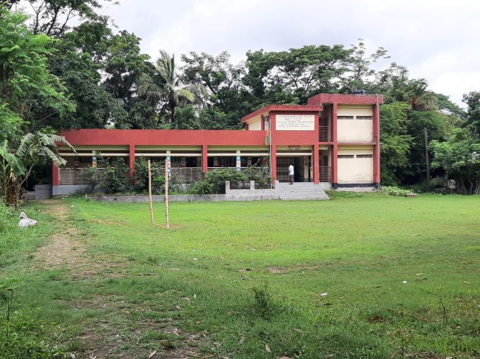 চিতলমারীতে শিক্ষক অভিযুক্ত! ক্ষমতার দাপটে লাঞ্ছিত, উপজেলা সহকারী শিক্ষা অফিসার।