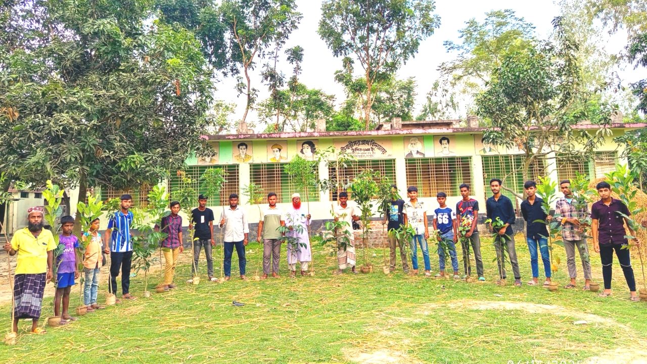 একটি হলেও বৃক্ষরোপণ, করবো জনে জনে” – মিঠাপুকুরে যুব জামায়াতে ইসলামীর সবুজ বার্তা