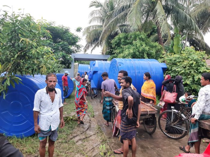 চিতলমারীতে কোডেকের আলোচনা সভা ও পানির ট্যাংক বিতরণ।