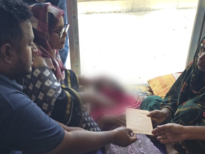 ঝিনাইদহে ধর্ষণের শিকার কিশোরীর পাশে দাঁড়ালেন তারেক রহমান।